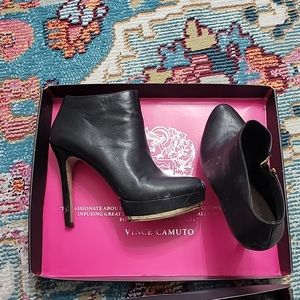 Vince Camuto booties 7.5 black